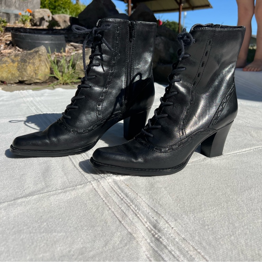 Coldwater Creek lace up zipper black witchy booties size 6